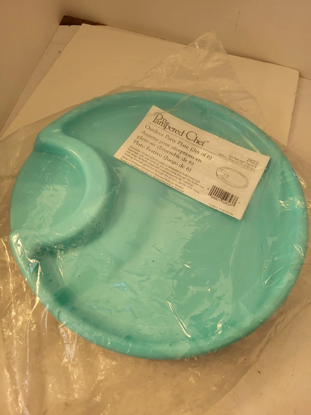 The Pampered Chef Outdoor Party Plate Set of 6 #2823 NWT